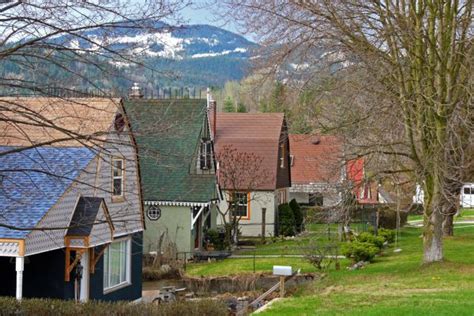 village of warfield|Iba pa.